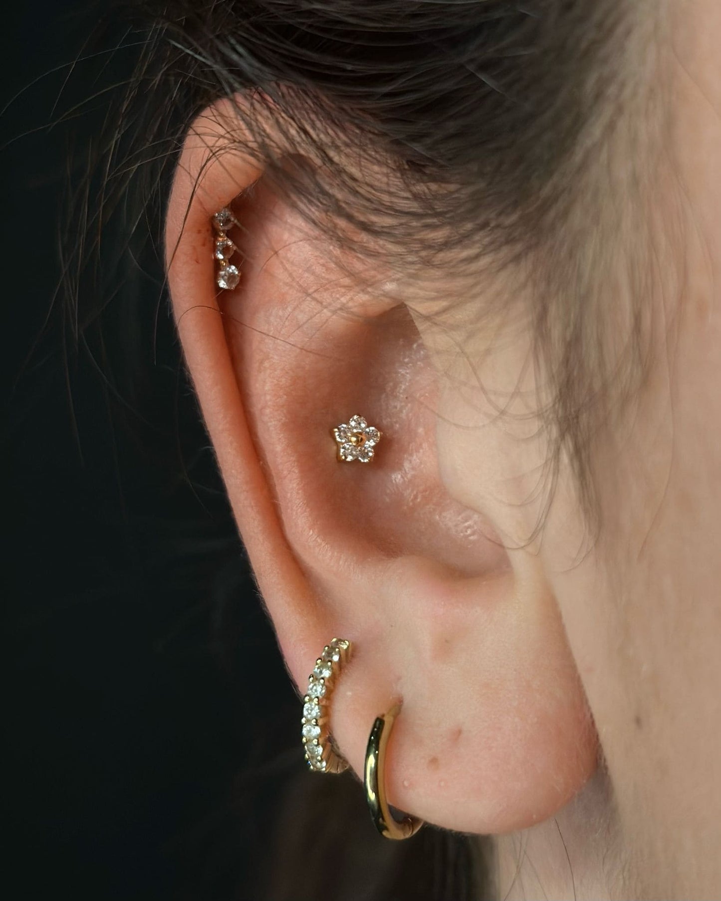 Titanium Piercing met Drie Kristallen - Arabella