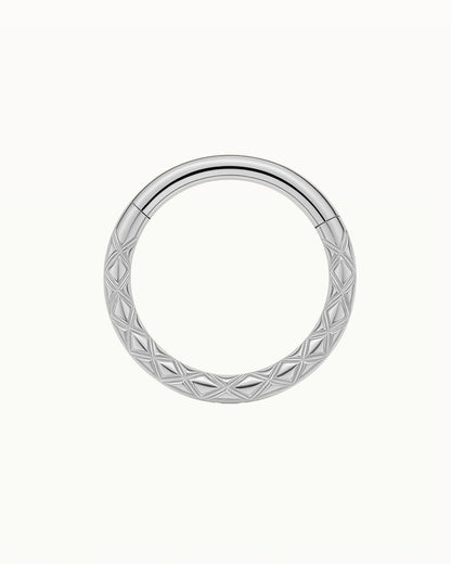 Titanium Geometrisch Gegraveerde Piercing - Quinn