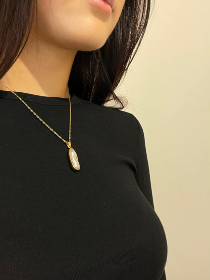 Gouden Ketting met Langwerpige Natuursteen Hanger - Nikki